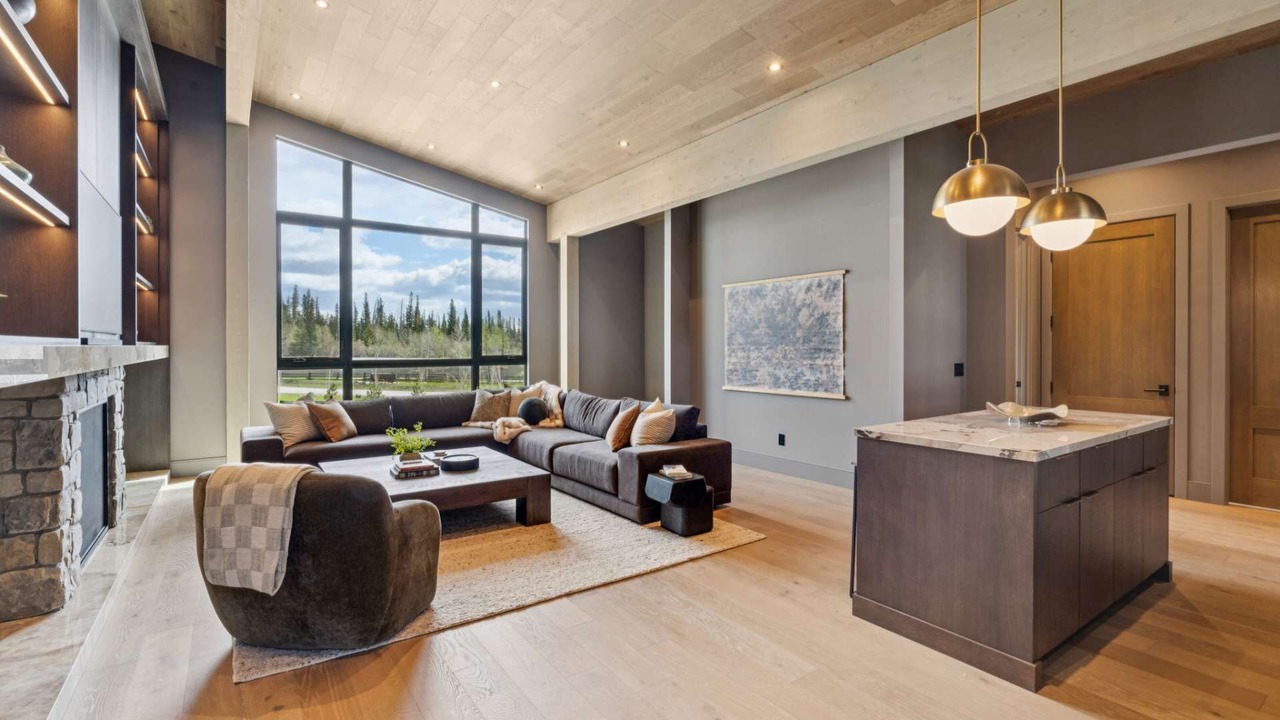 Photo of Livingroom in Kananaskis