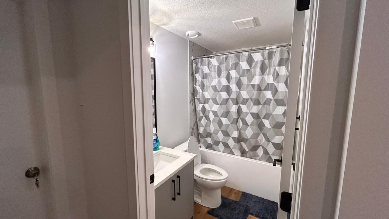 Photo of Bathroom in Division No. 11