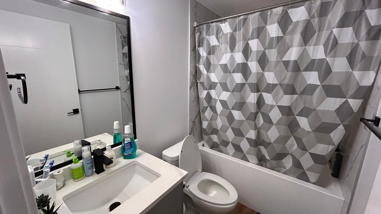 Photo of Bathroom in Division No. 11