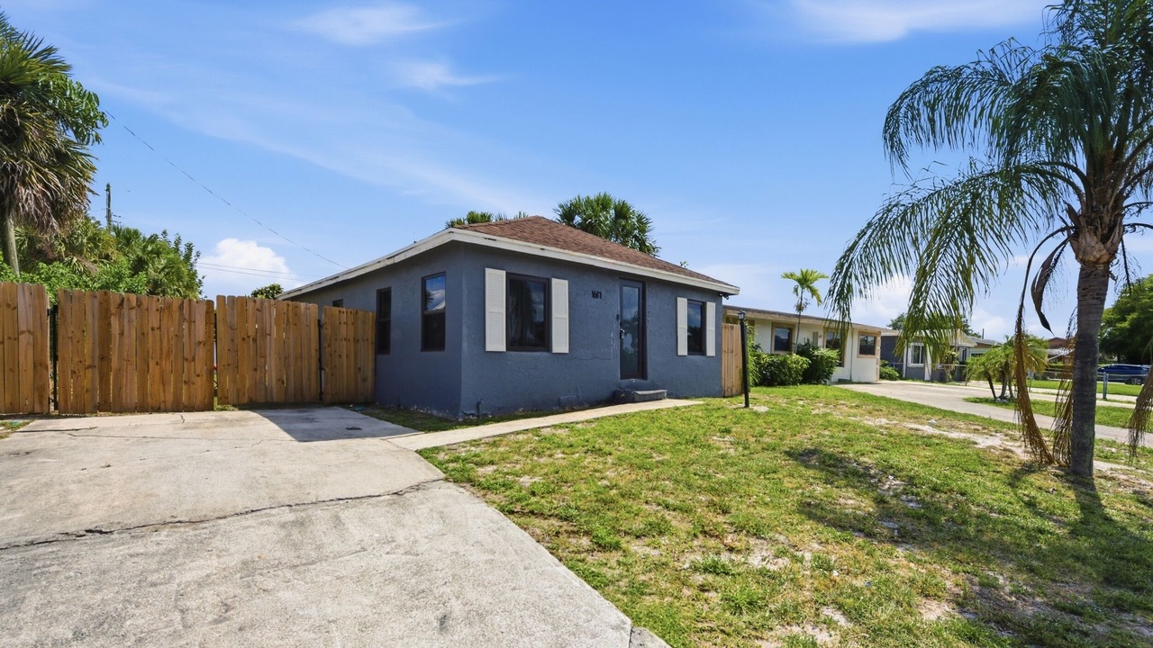 Photo of Outdoor in Riviera Beach