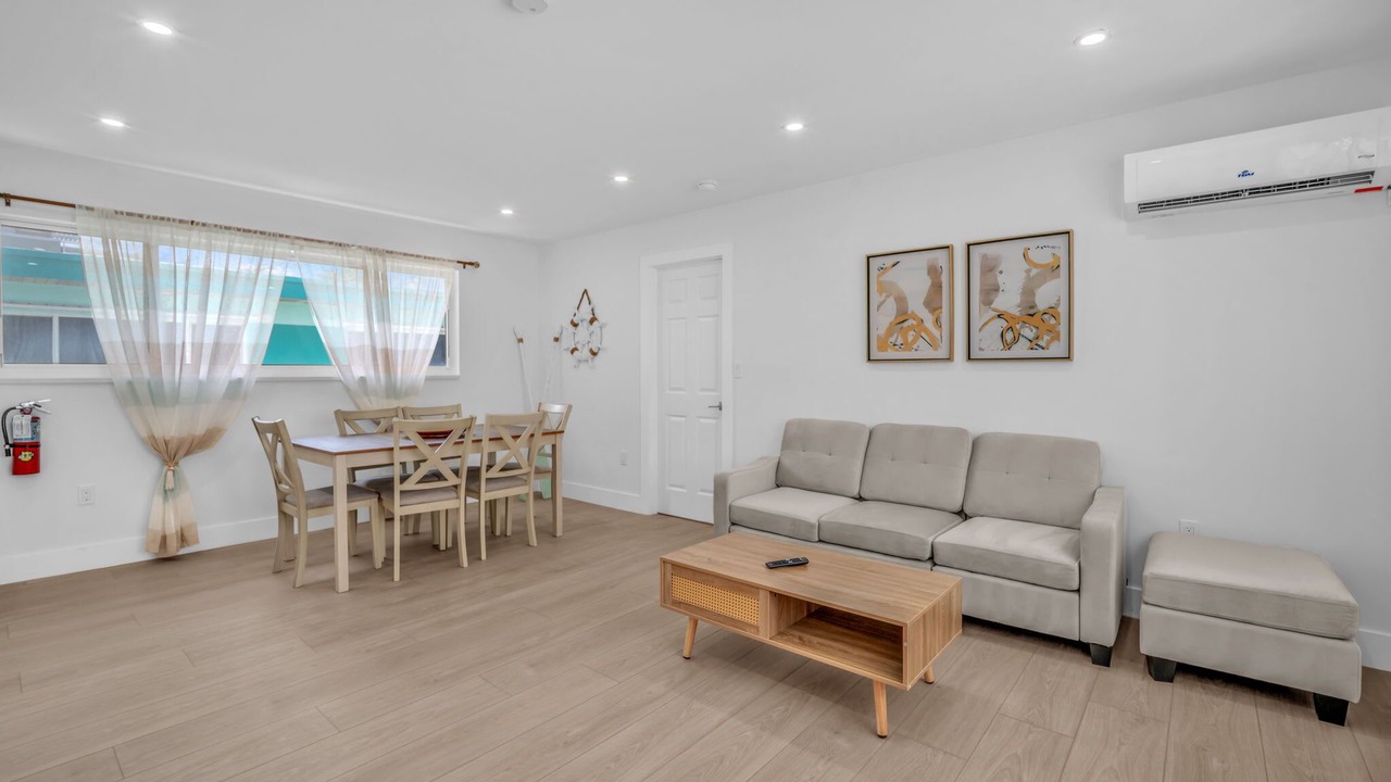 Photo of Livingroom in North Beach