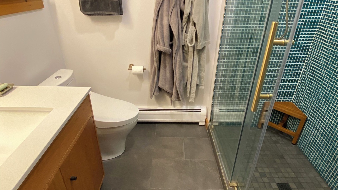 Photo of Bathroom in East Calais