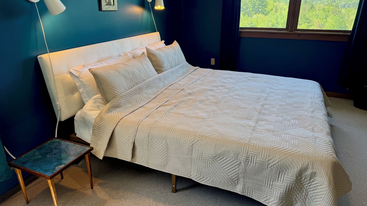 Photo of Bedroom in East Calais