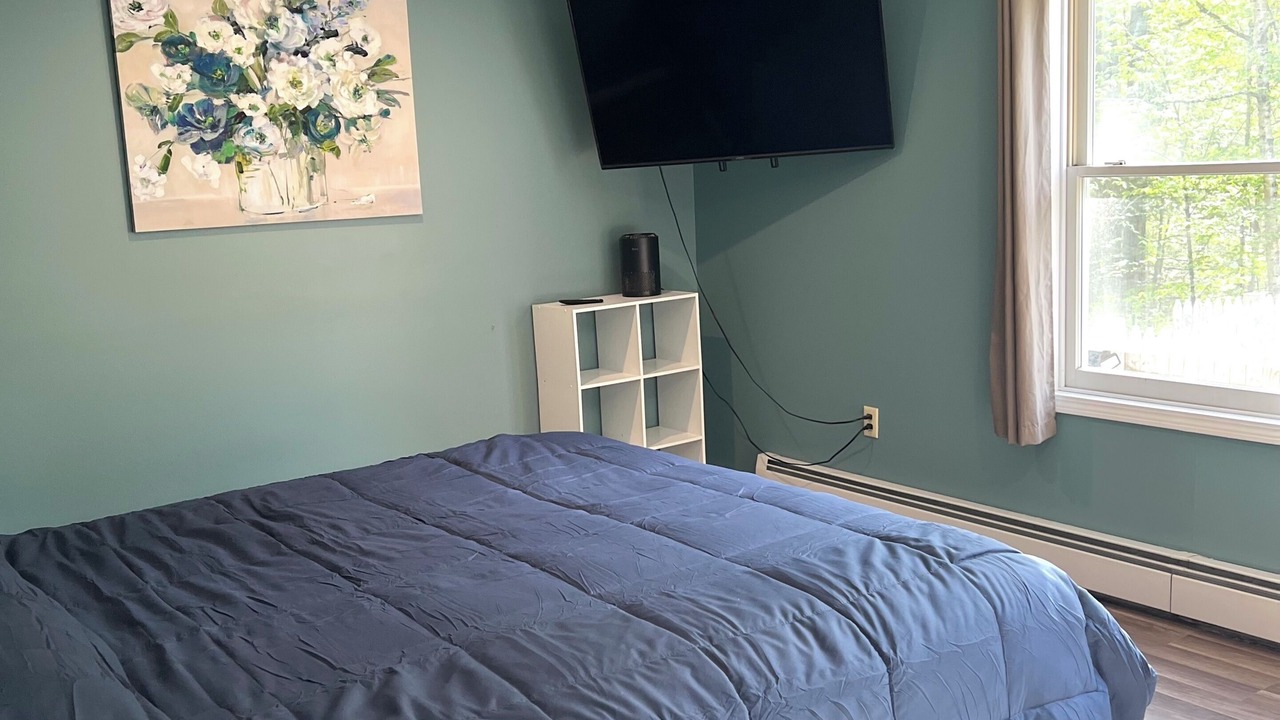 Photo of Bedroom in Center Lovell