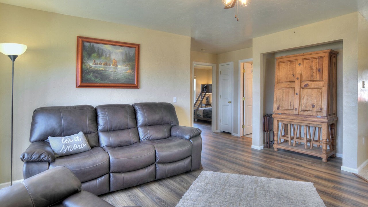 Photo of Livingroom in Creede