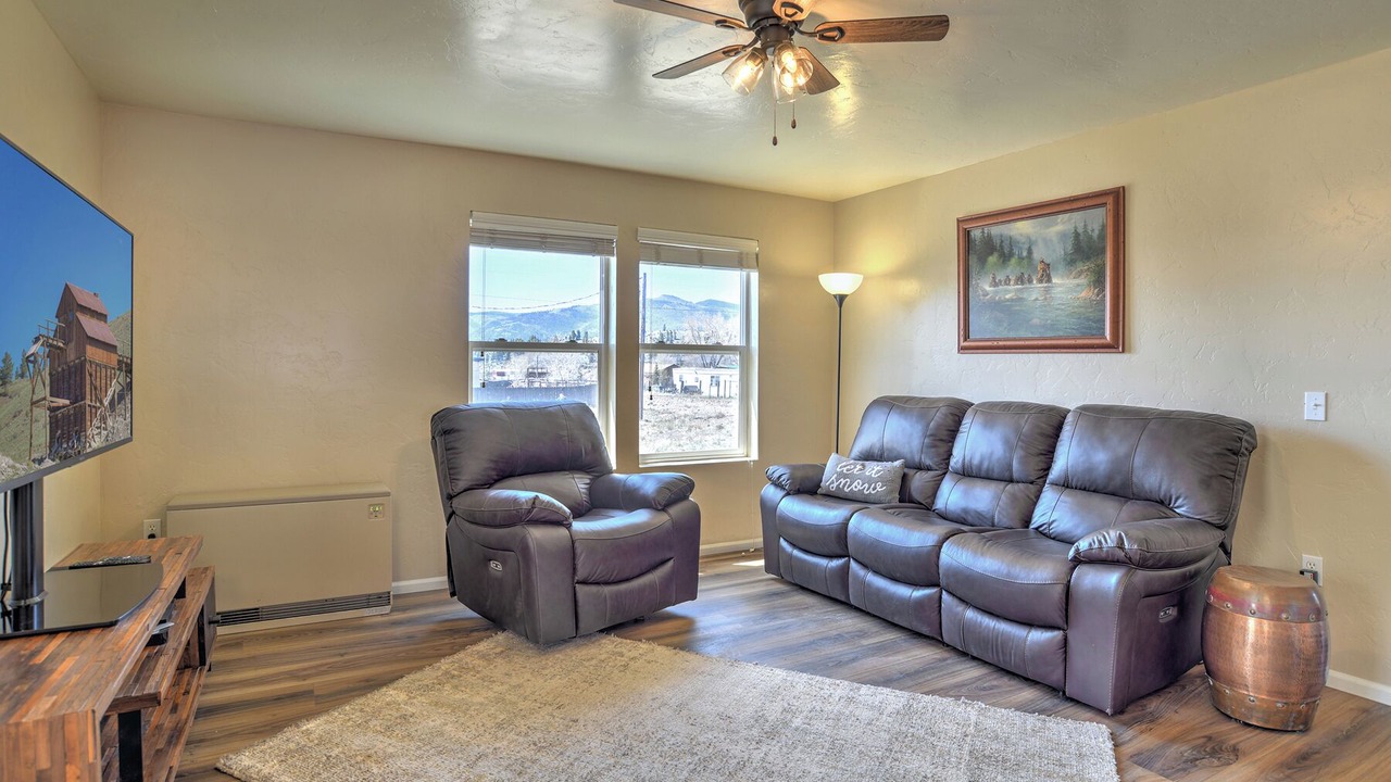 Photo of Livingroom in Creede