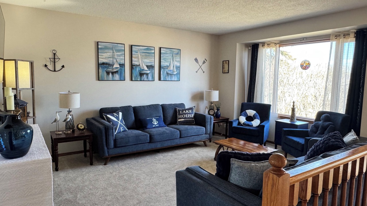 Photo of Livingroom in Sylvan Lake