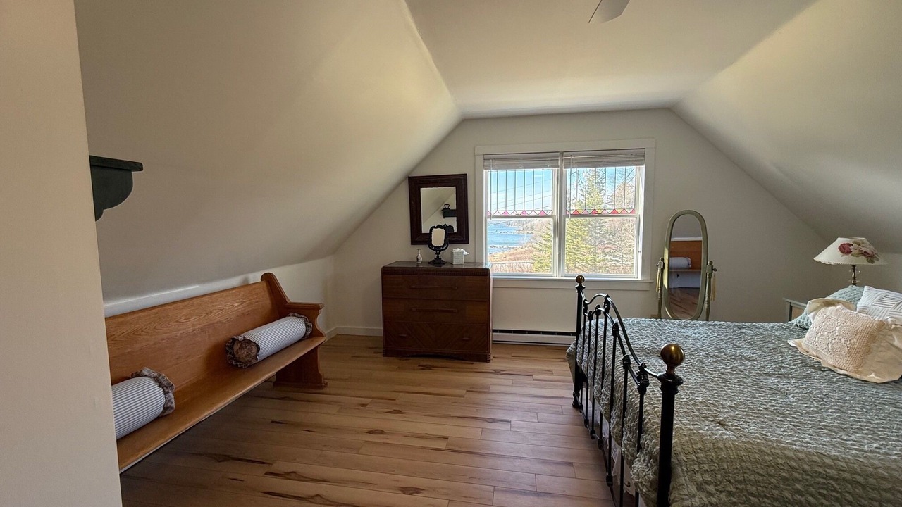 Photo of Bedroom in Tenants Harbor