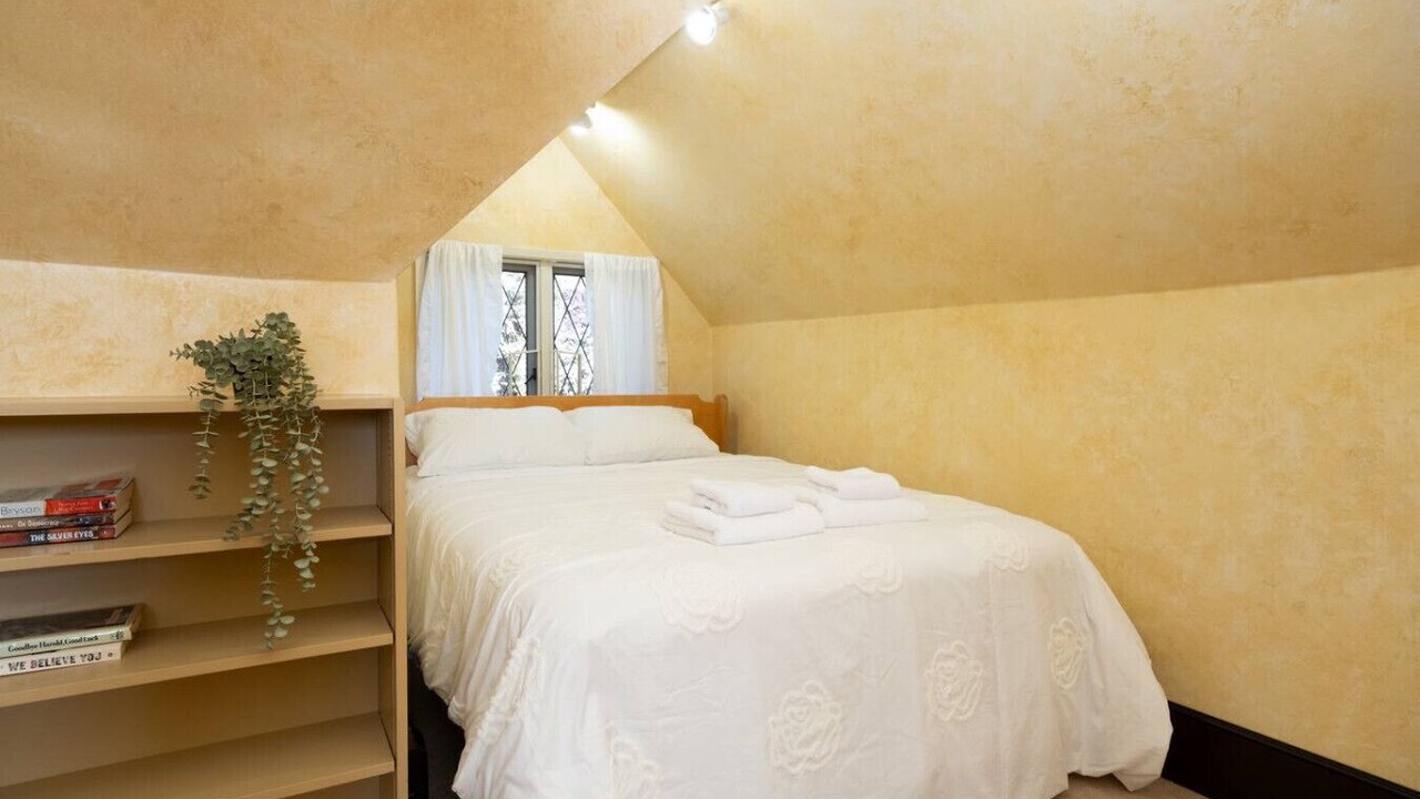 Photo of Bedroom in Kerrisdale