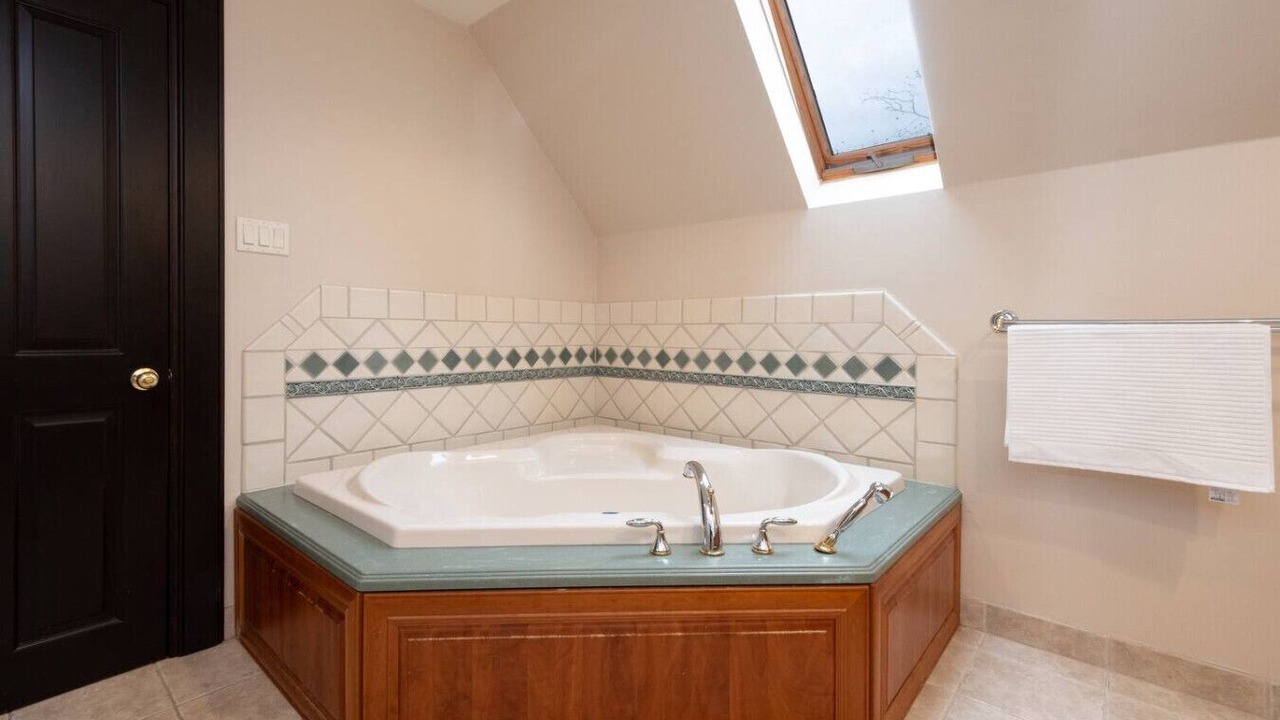Photo of Bathroom in Kerrisdale