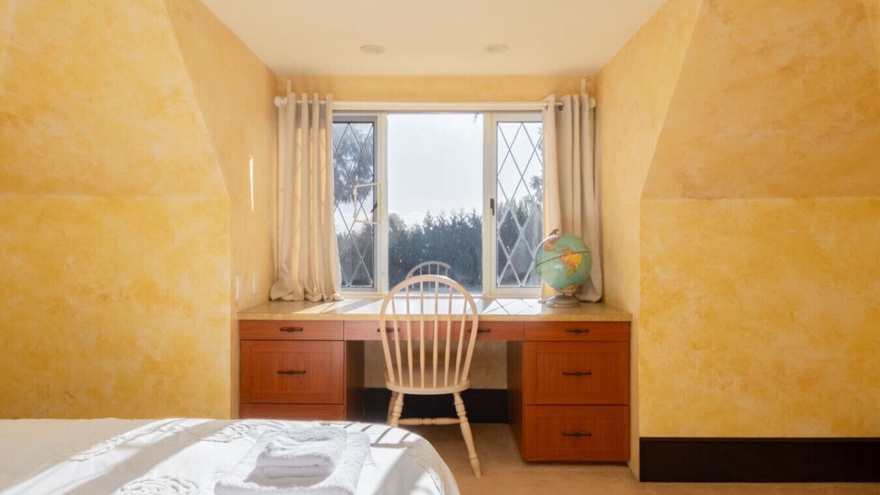 Photo of Bedroom in Kerrisdale