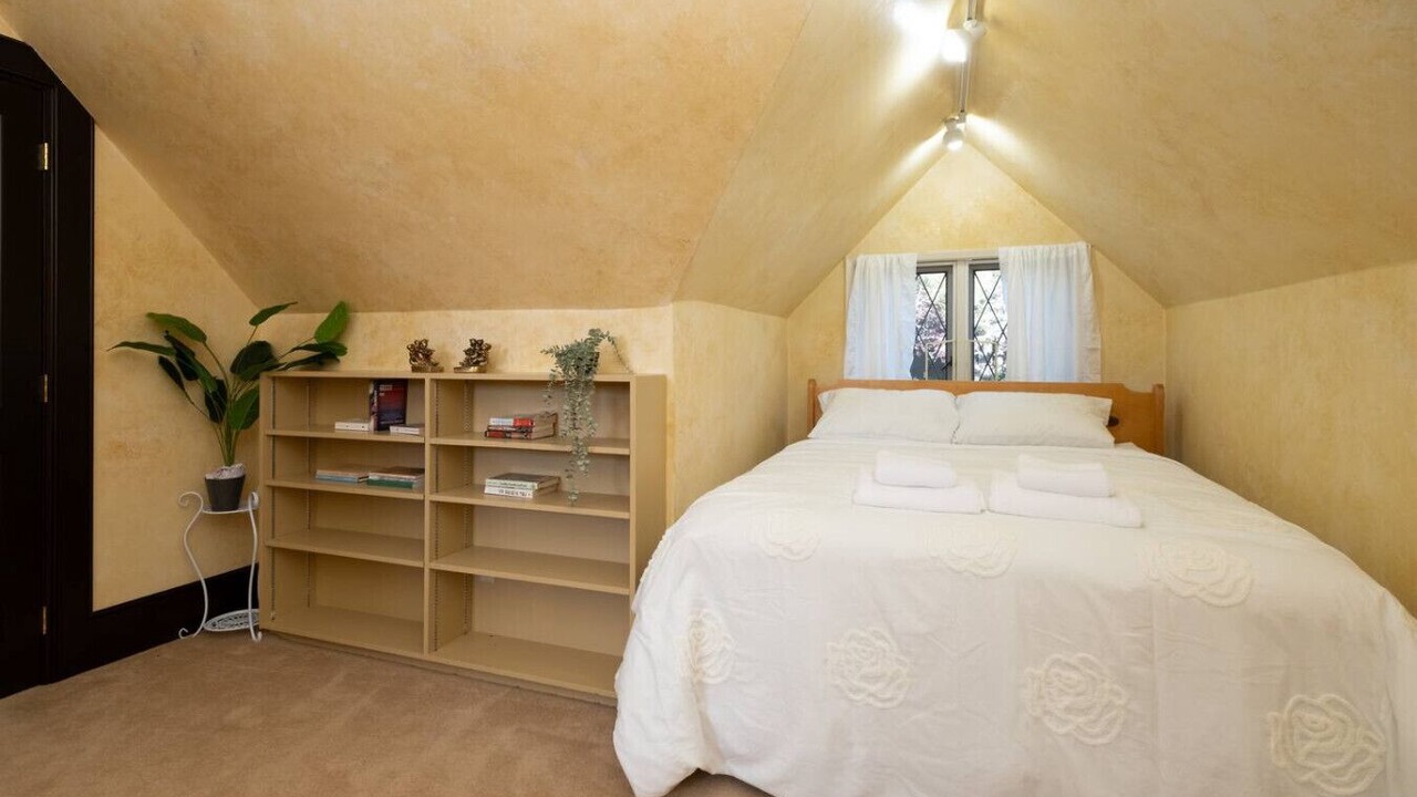 Photo of Bedroom in Kerrisdale