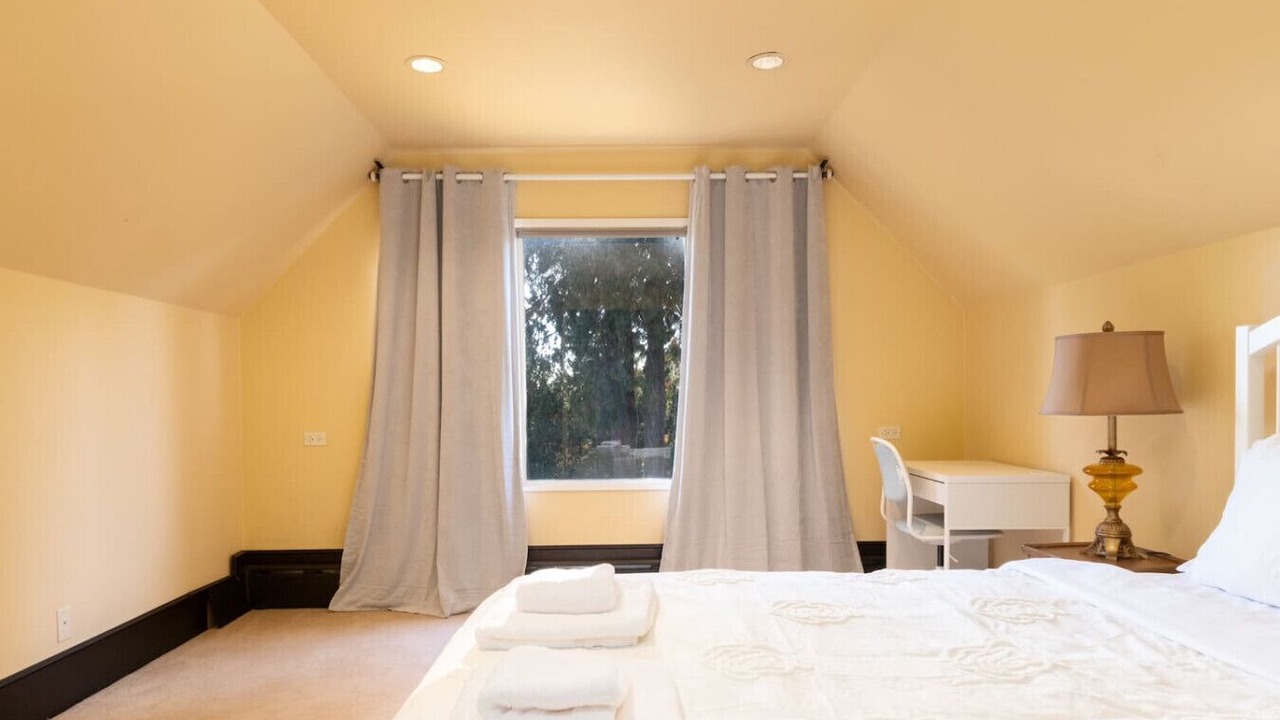Photo of Bedroom in Kerrisdale