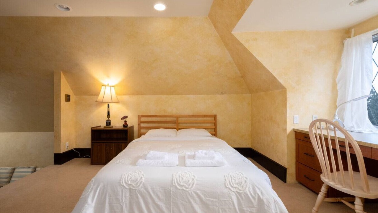 Photo of Bedroom in Kerrisdale