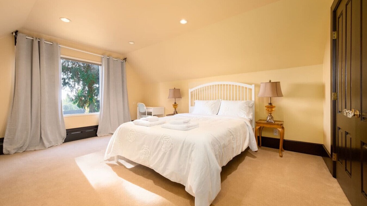 Photo of Bedroom in Kerrisdale