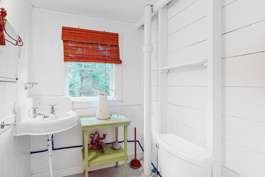 Photo of Bathroom in Cushing