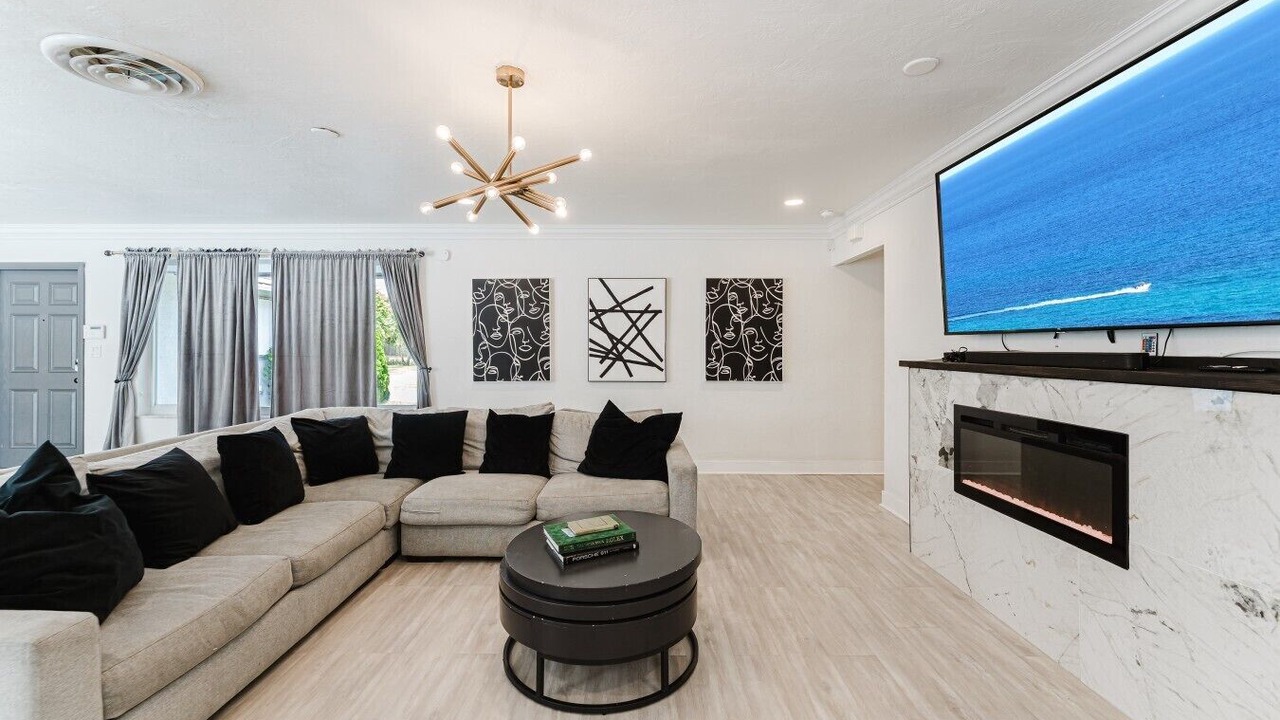 Photo of Livingroom in Pembroke Pines