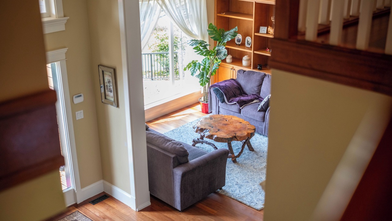 Photo of Livingroom in District of North Vancouver