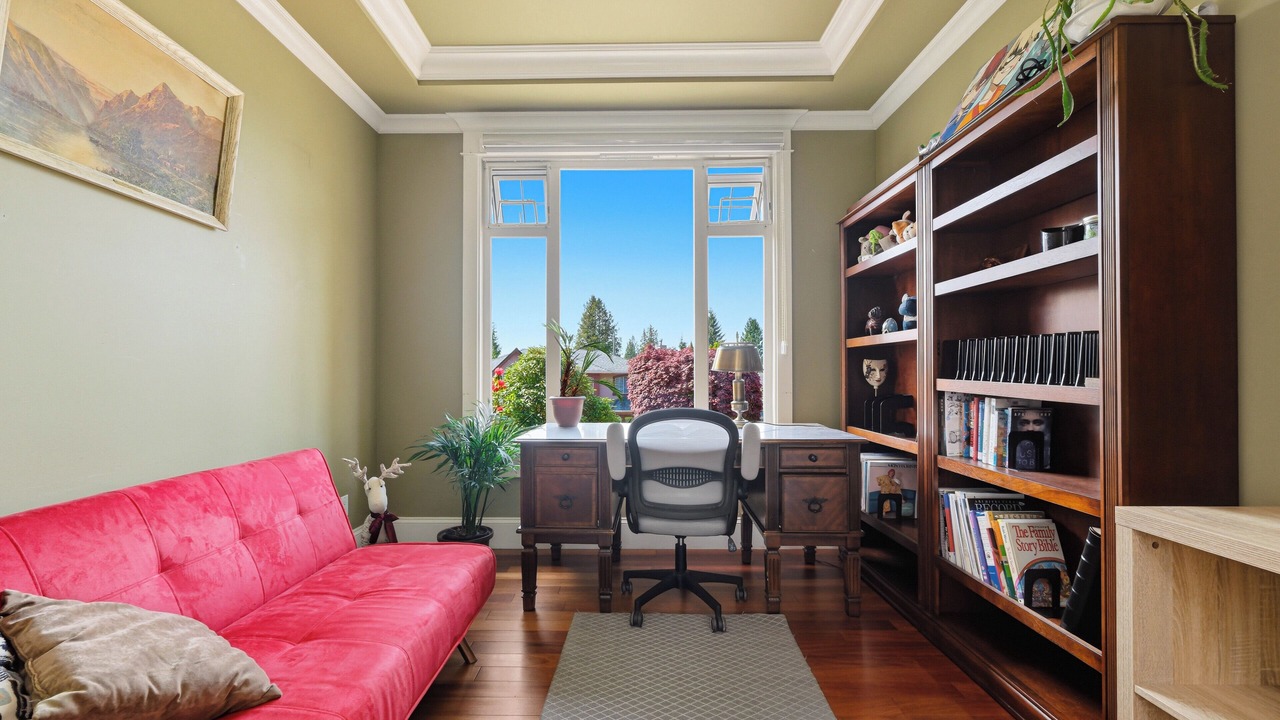 Photo of Livingroom in District of North Vancouver