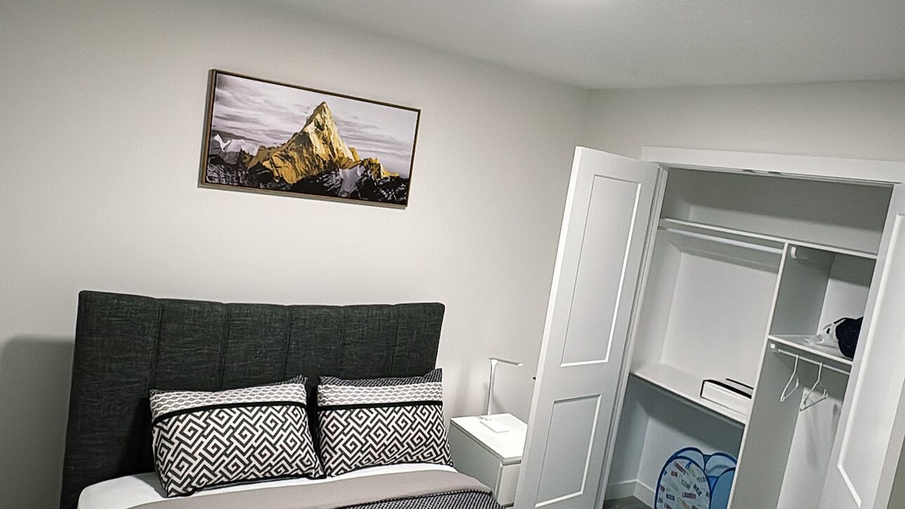 Photo of Bedroom in Division No. 11