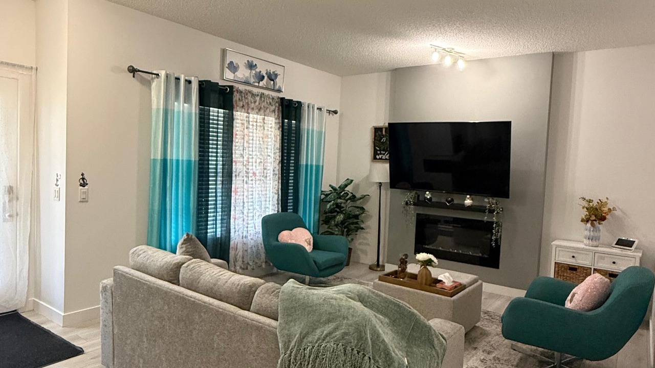 Photo of Livingroom in Leduc