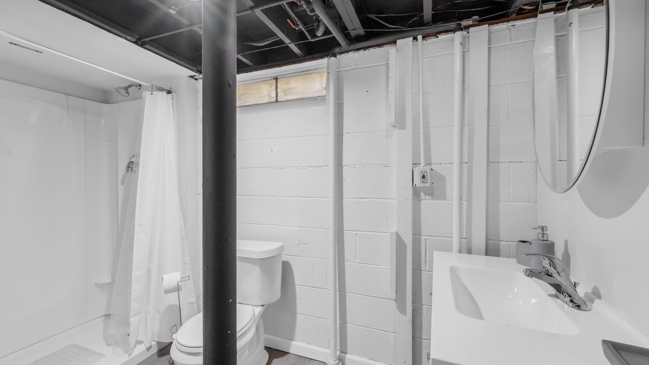 Photo of Bathroom in Lorain
