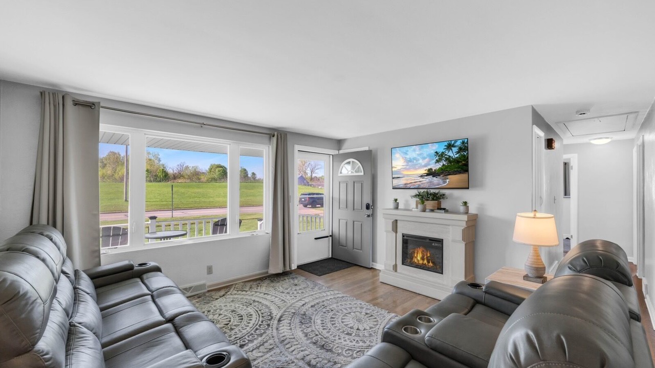 Photo of Livingroom in Lorain
