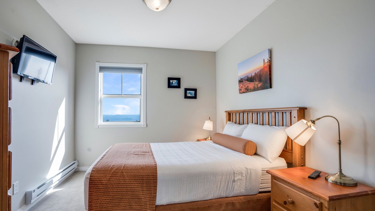 Photo of Bedroom in Silver Star Mountain