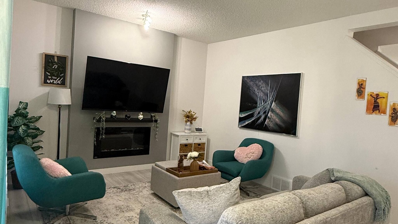 Photo of Livingroom in Leduc