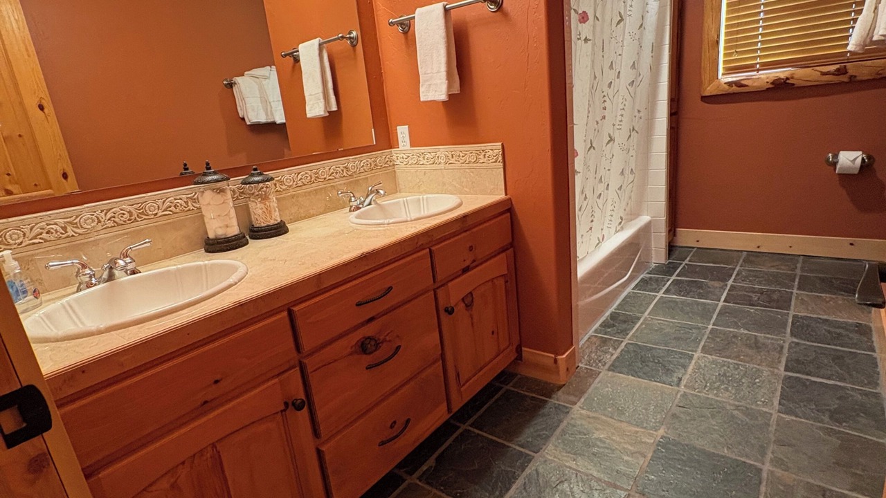 Photo of Bathroom in Whitepine