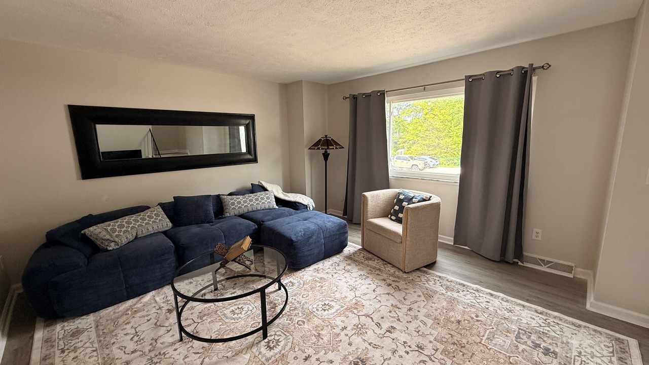 Photo of Livingroom in Painesville