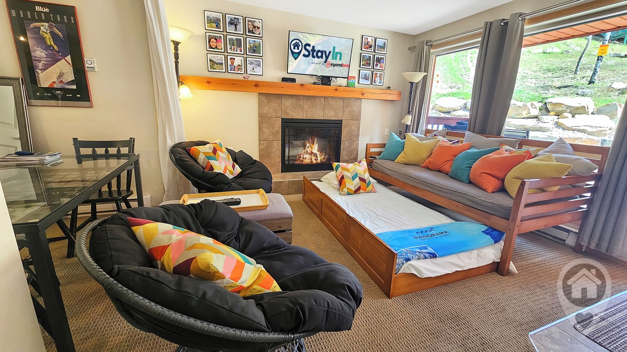 Photo of Livingroom in East Kootenay