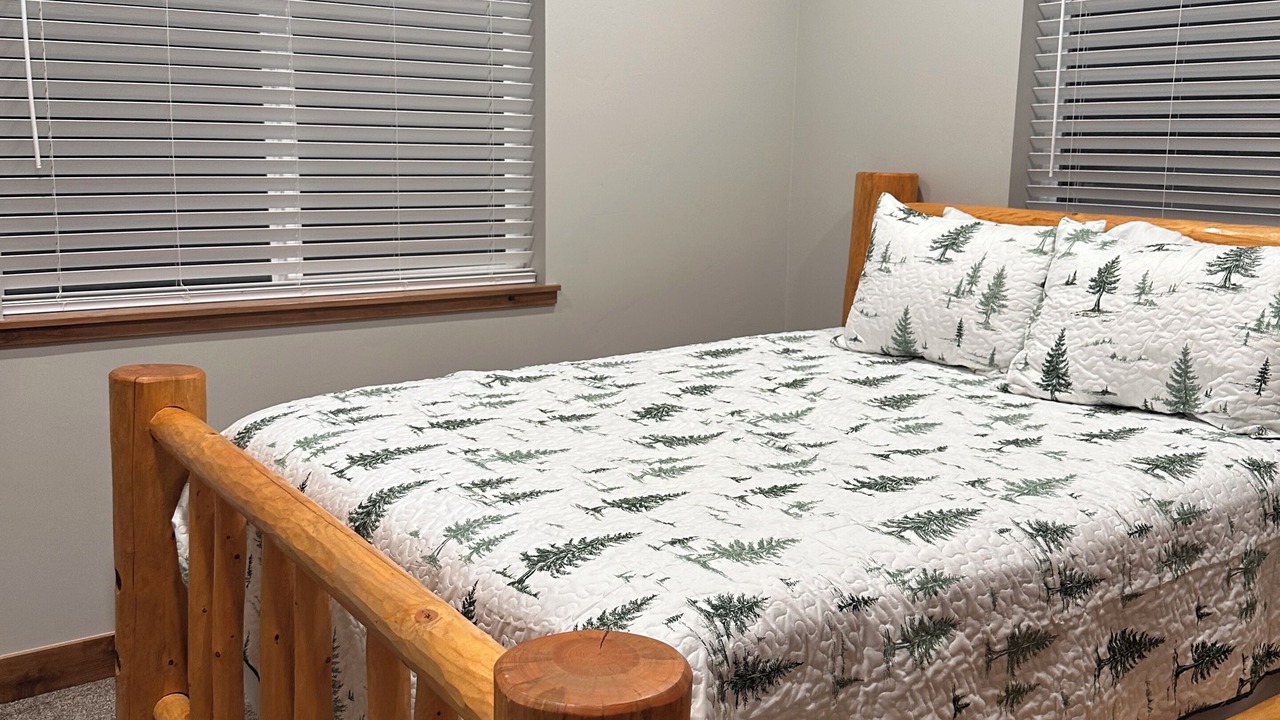 Photo of Bedroom in Twin Lakes
