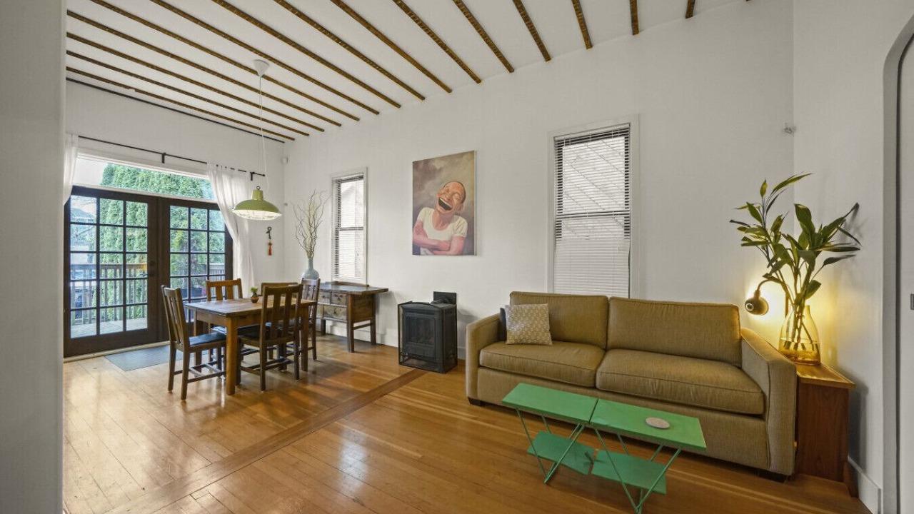 Photo of Livingroom in Downtown Eastside