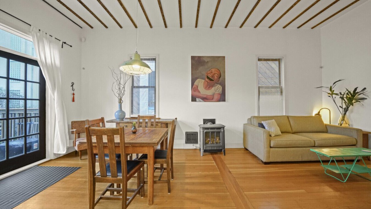Photo of Livingroom in Downtown Eastside