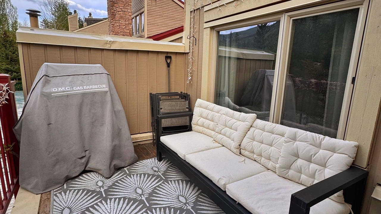 Photo of Patio Balcony in East Kootenay