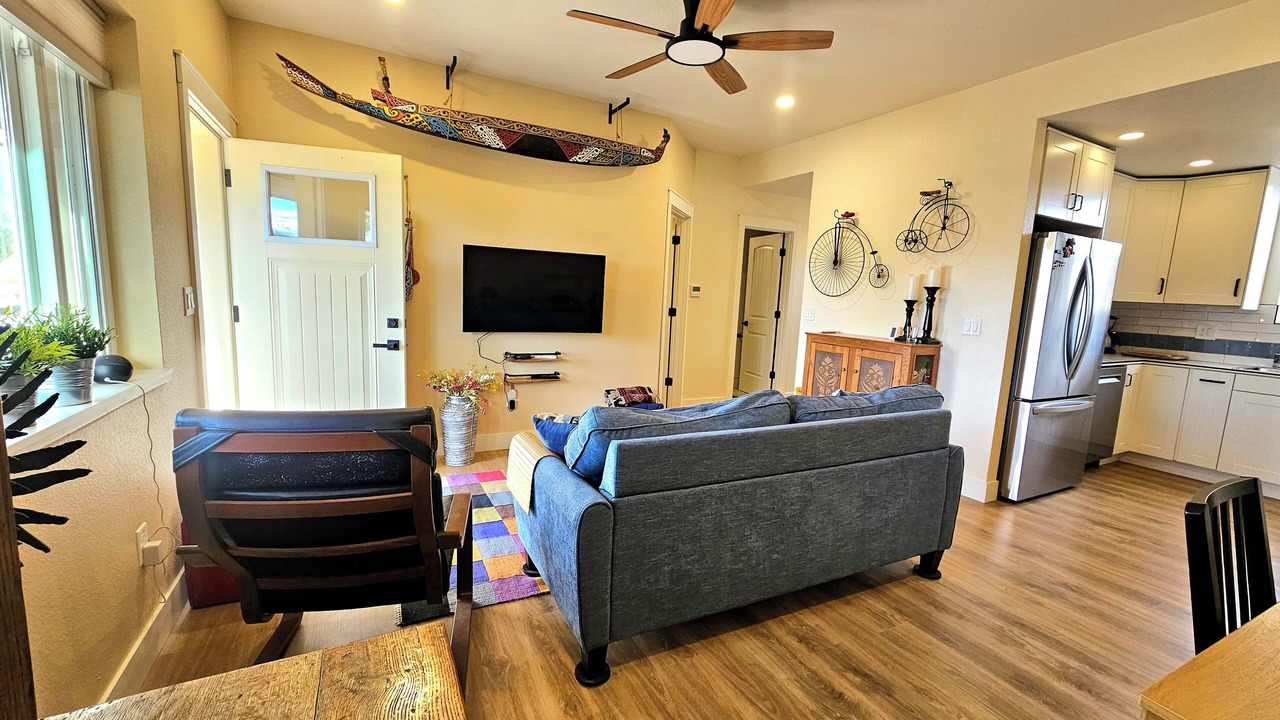 Photo of Livingroom in North Alameda