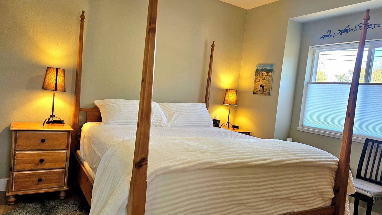Photo of Bedroom in North Alameda
