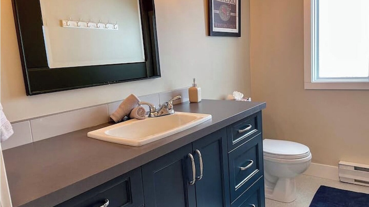 Photo of Bathroom in Okanagan-Similkameen