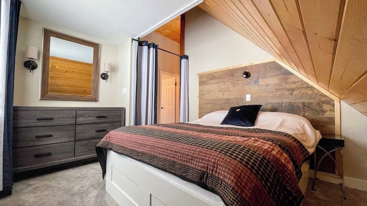 Photo of Bedroom in Okanagan-Similkameen