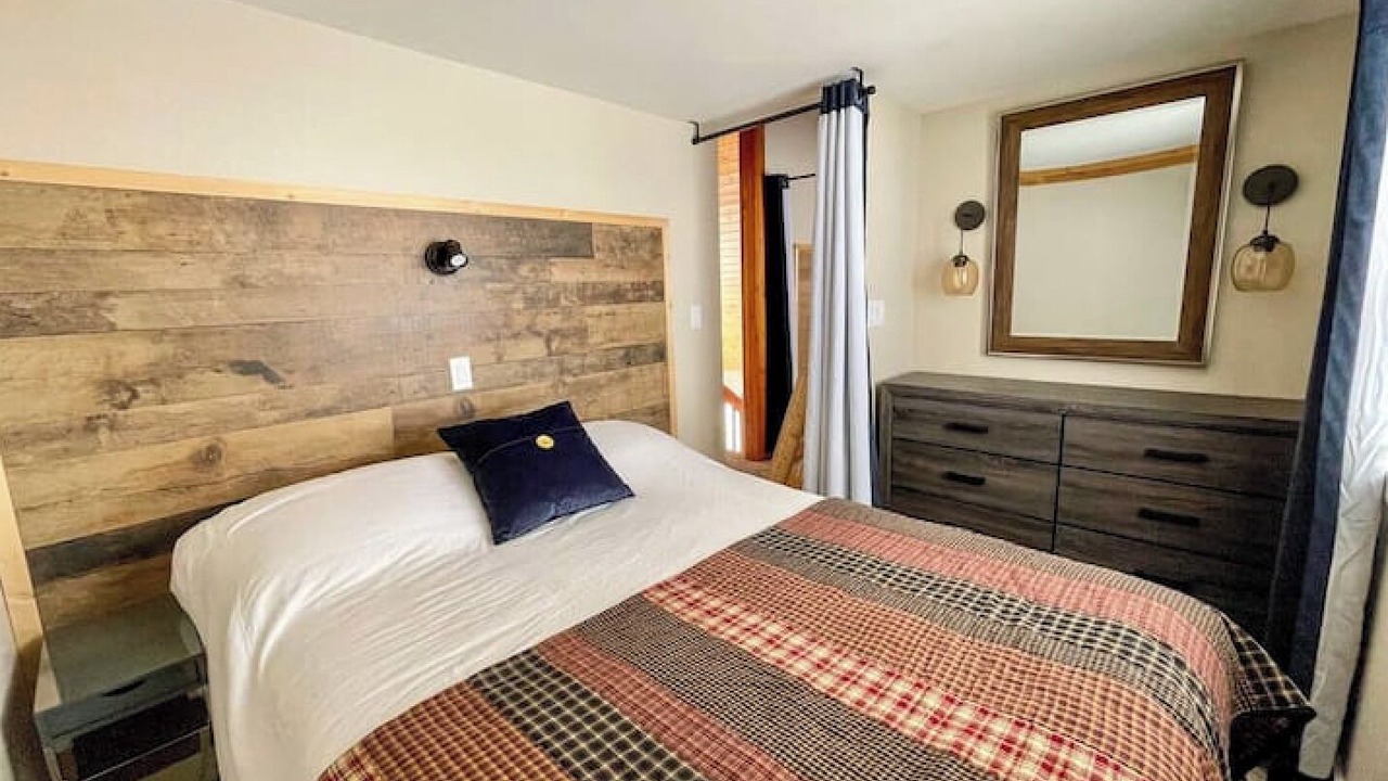 Photo of Bedroom in Okanagan-Similkameen