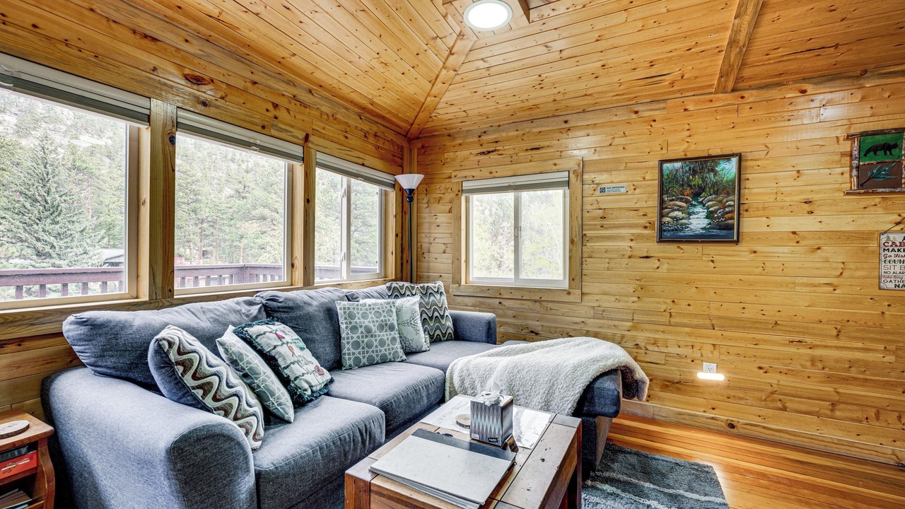 Photo of Livingroom in Drake