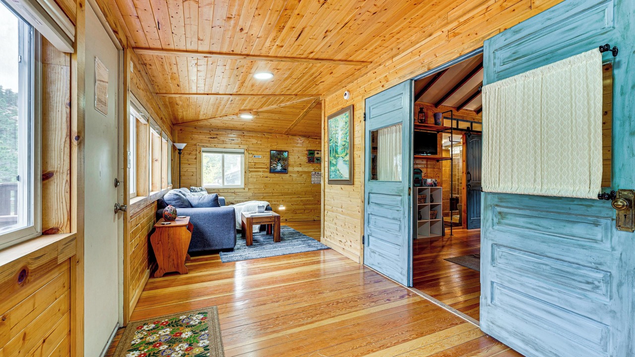 Photo of Livingroom in Drake