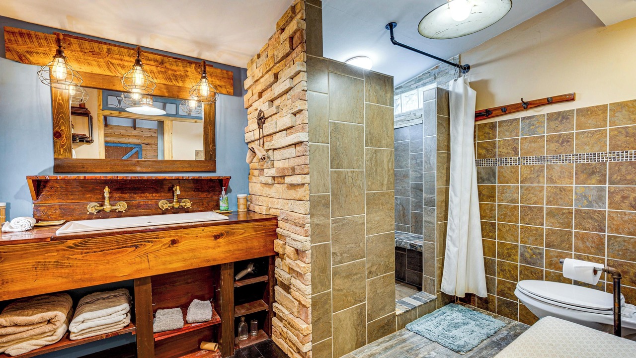 Photo of Bathroom in Drake