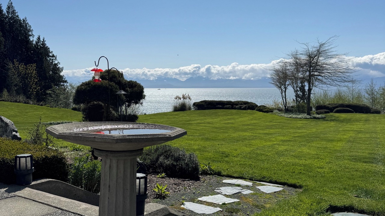 Photo of Patio Balcony in Juan de Fuca Electoral Area