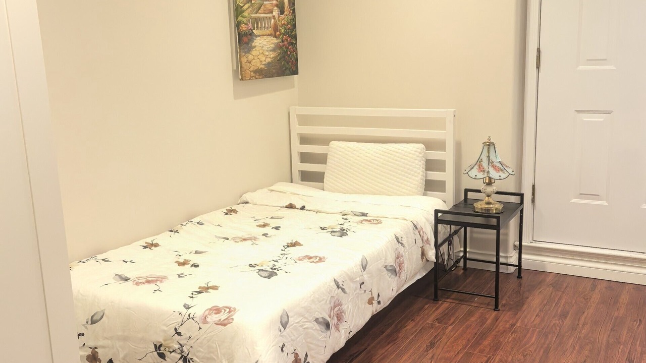 Photo of Bedroom in Arbutus Ridge