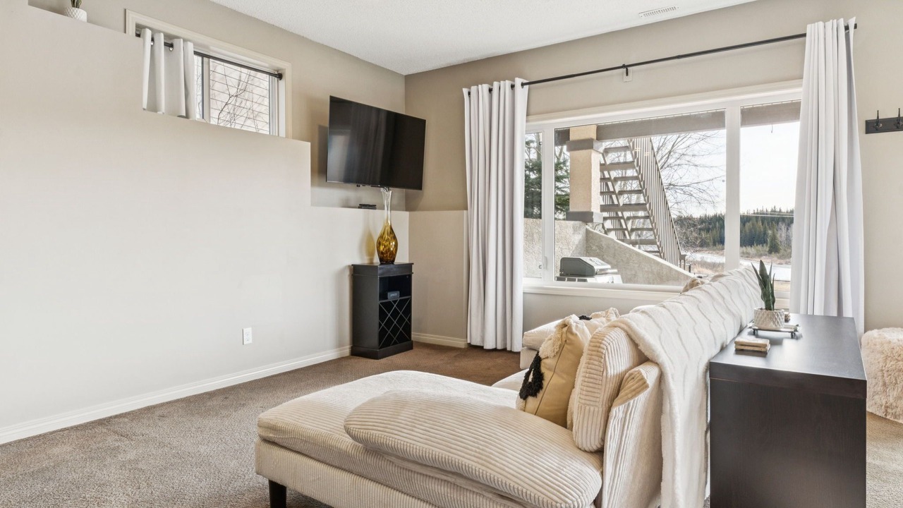 Photo of Livingroom in Cochrane