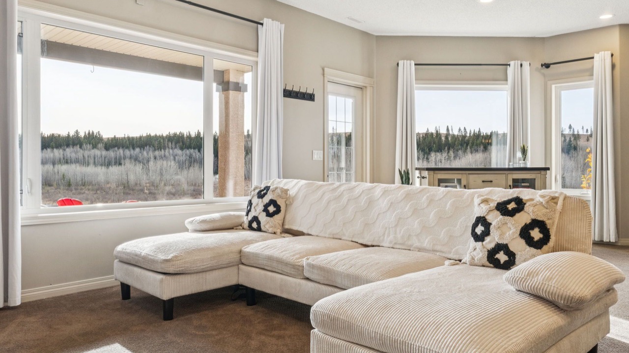 Photo of Livingroom in Cochrane