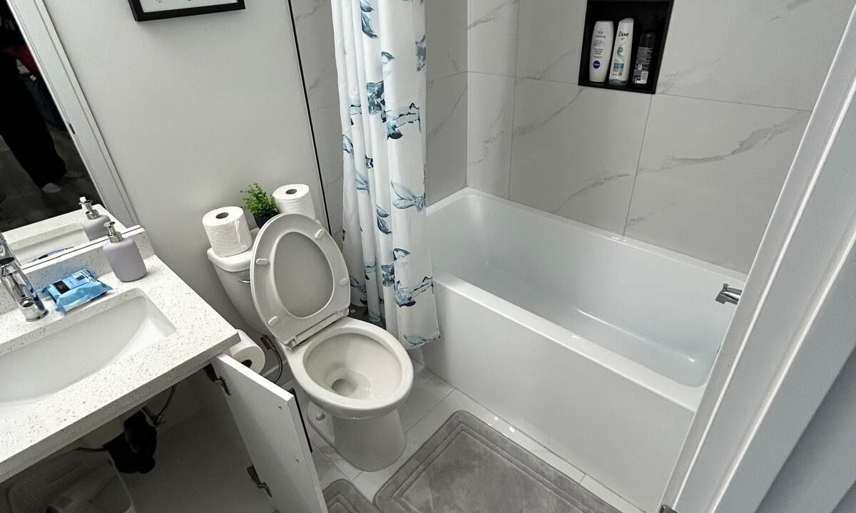 Photo of Bathroom in Division No. 11