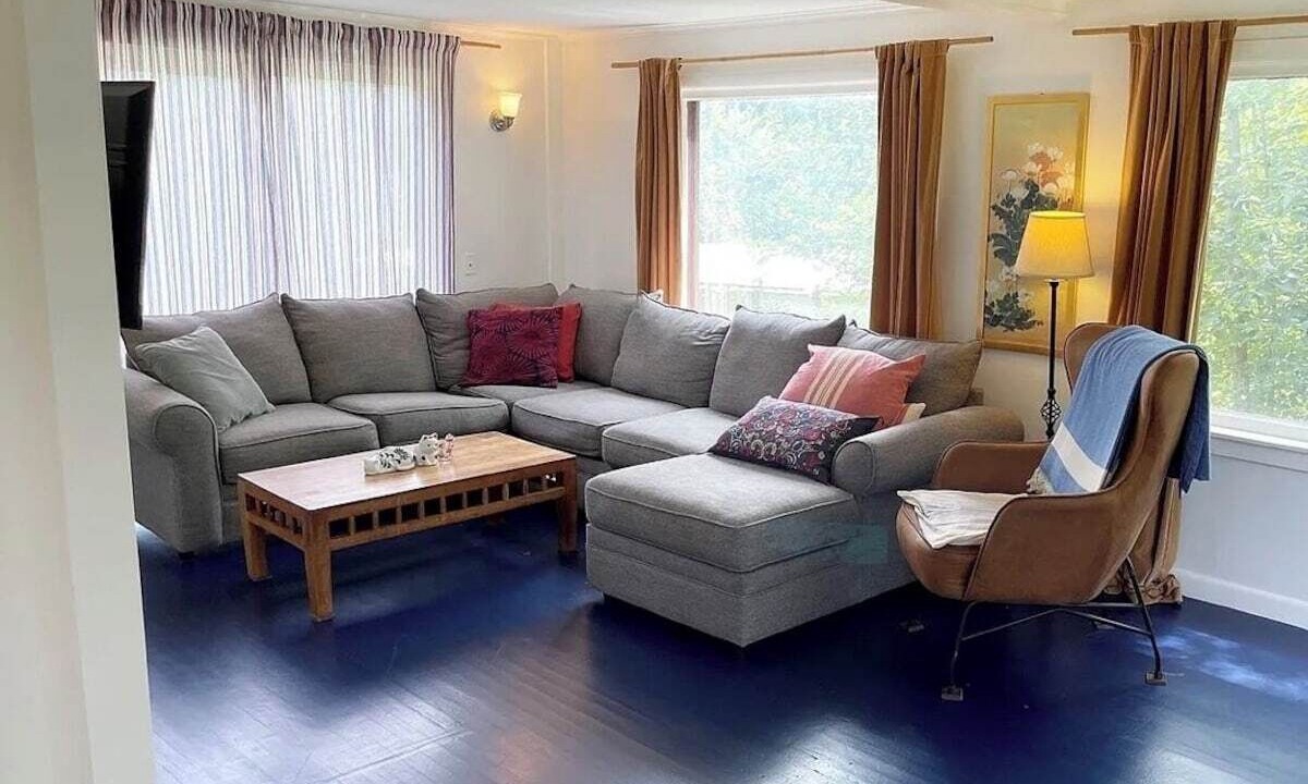 Photo of Livingroom in Brooksville
